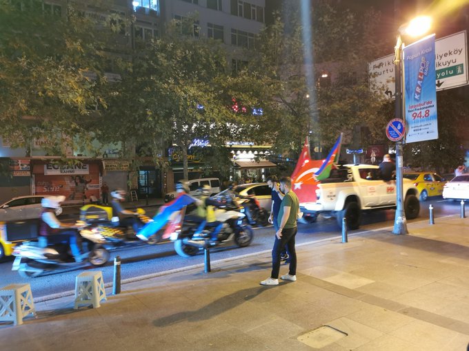 Bayraklı konvoy bu kez Osmanbey'de